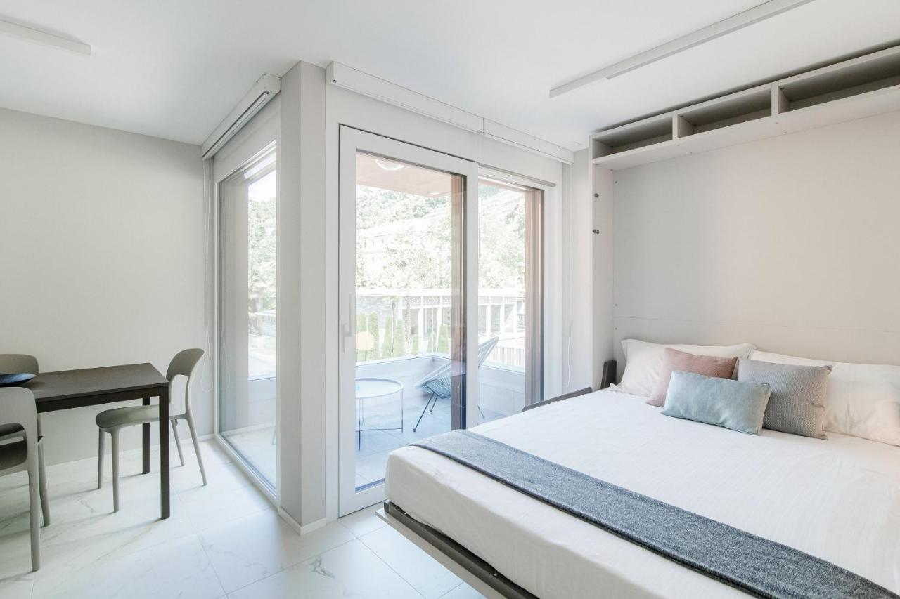 Apartment White Studio 8 - New Opening *